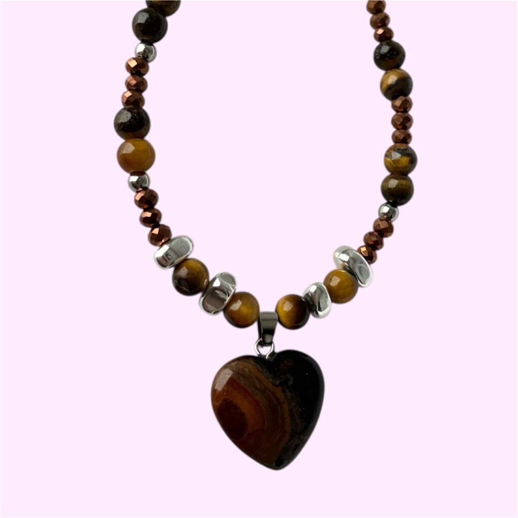 Vėrinys  ,,Brown heart”