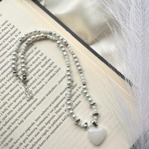 Vėrinys ,,White love”