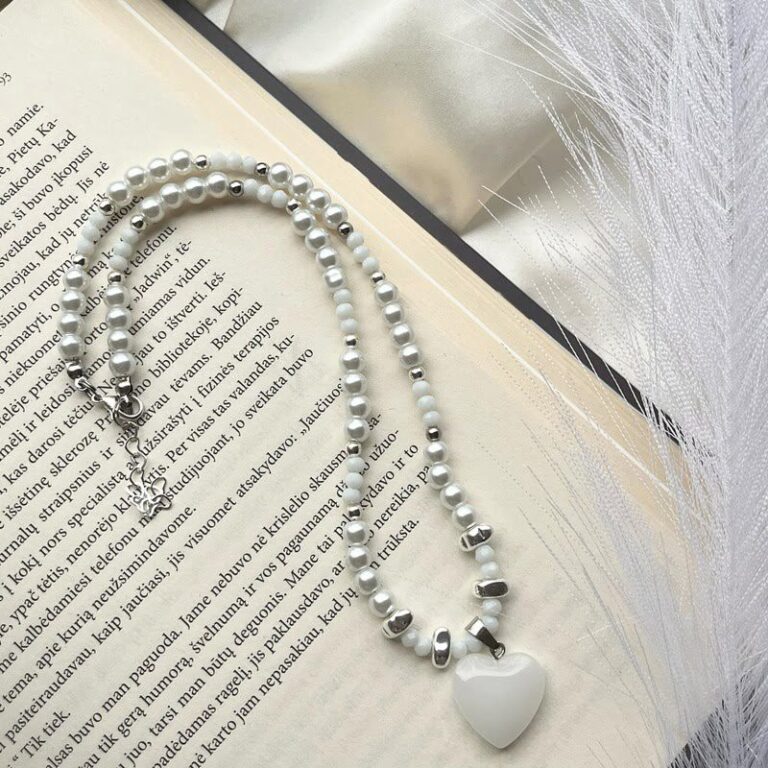 Vėrinys ,,White love”