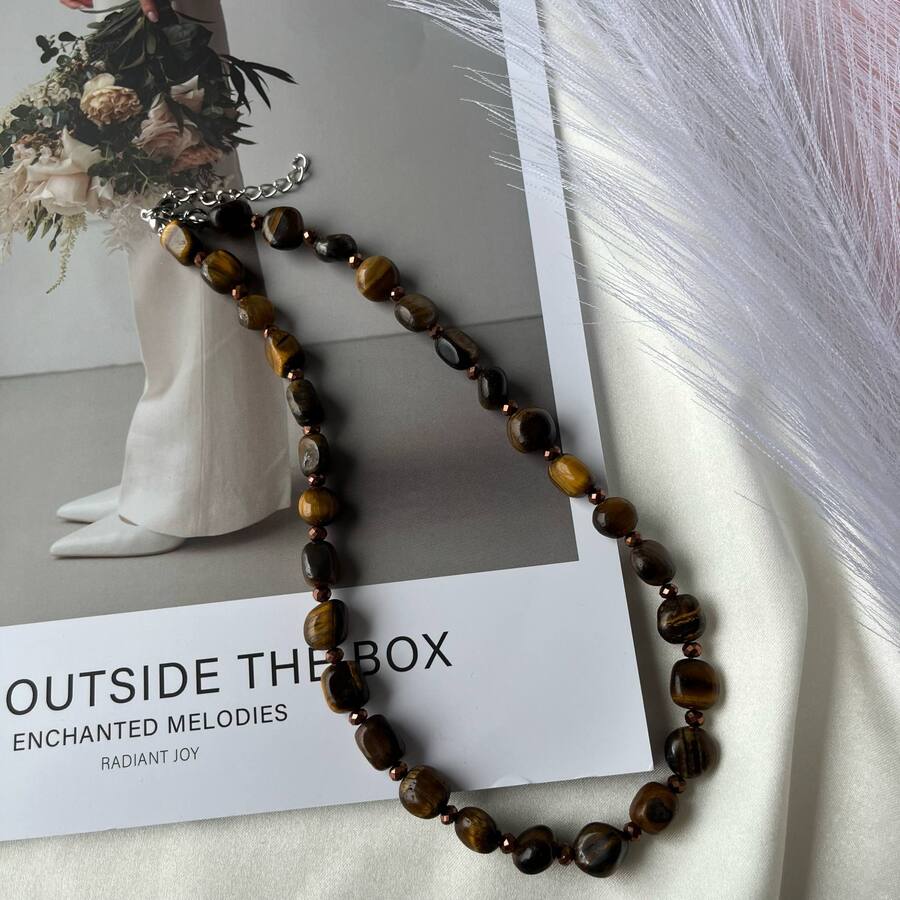 Vėrinys su tigro akmens karoliukais ,,Klasika"