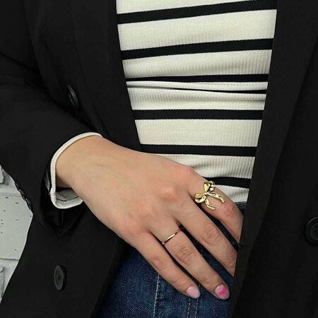 Nerūdijančio plieno žiedas ,,Kaspinėlis”