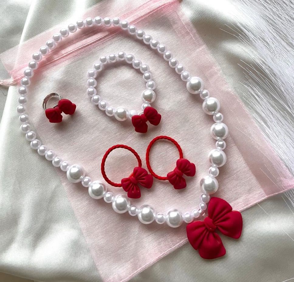 Vaikiškas papuošalų rinkinys ,,Kaspinėliai"