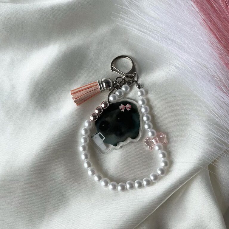 Raktų pakabukas ,,I’m just a girl”