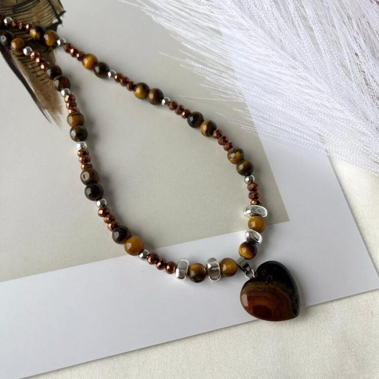 Vėrinys  ,,Brown heart”