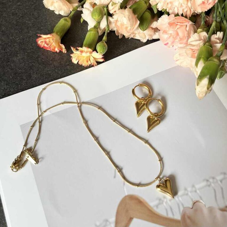 Papuošalų rinkinys ,,Meilė”