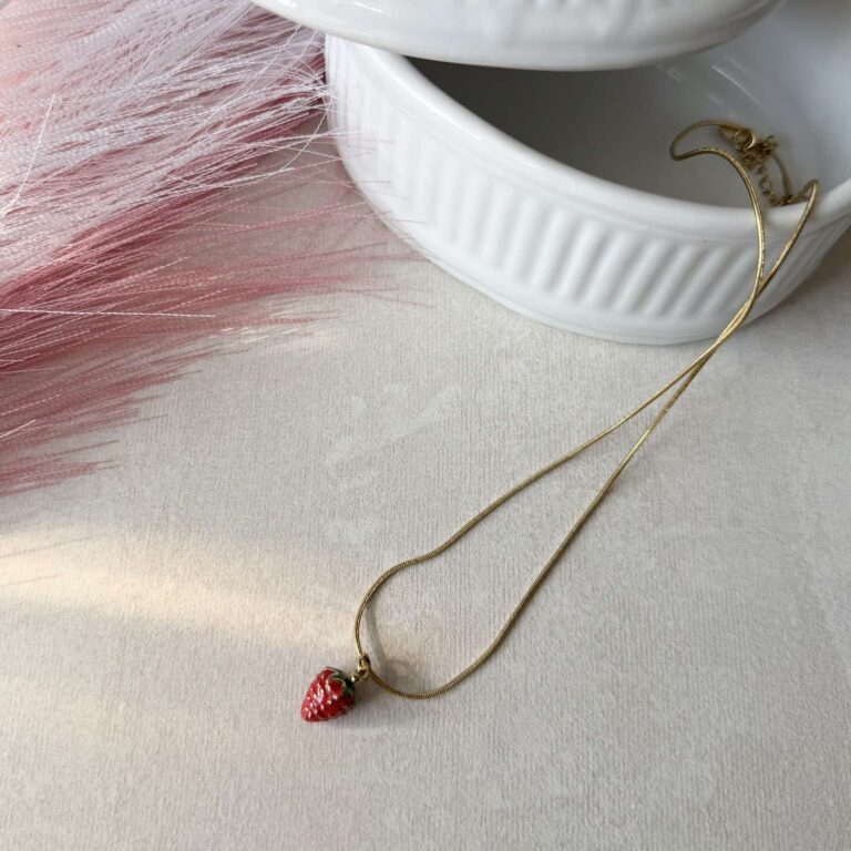 Grandinėlė ,,Braškytė”