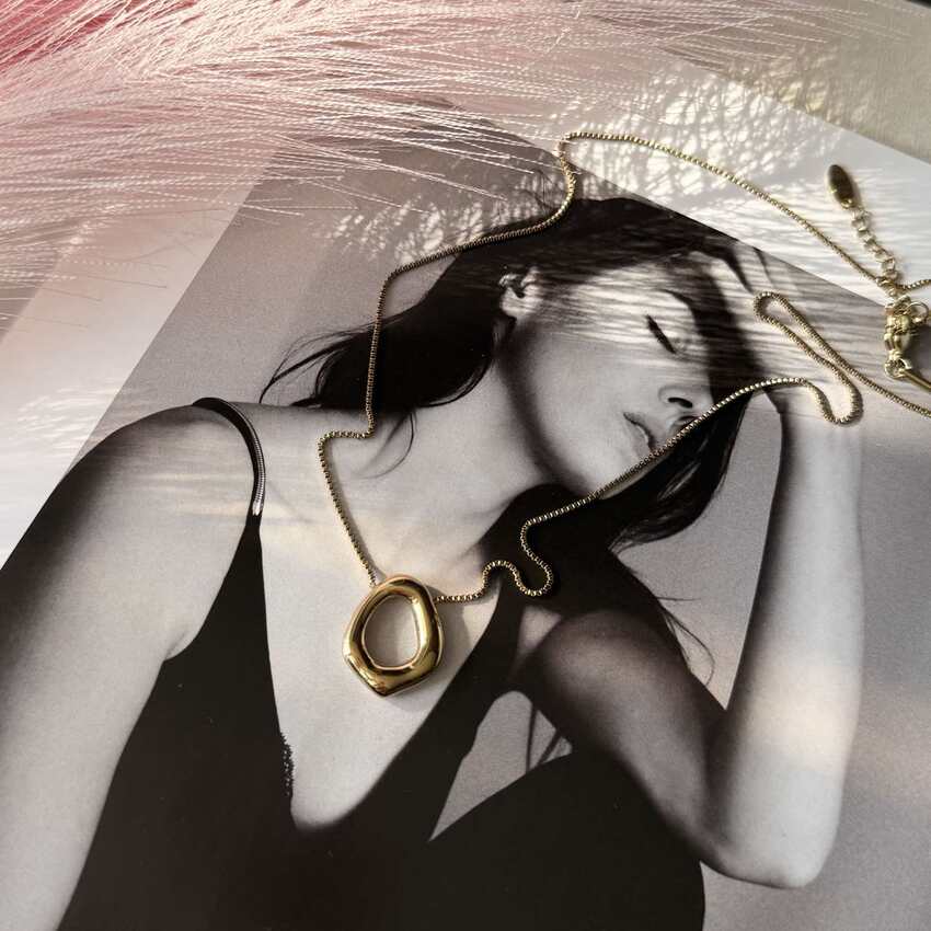 Kaklo papuošalas ,,Classy"