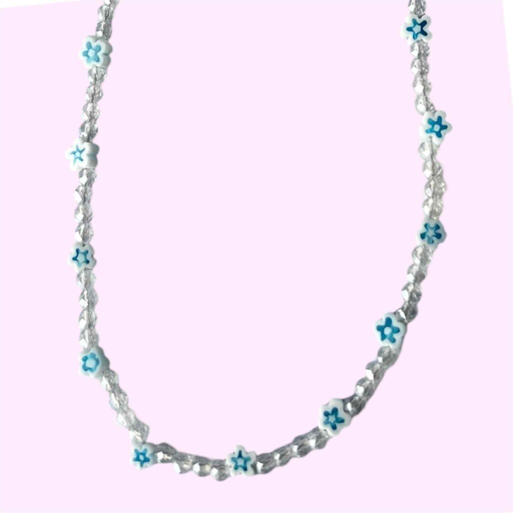 Vėrinys ,,Blue Daisy”