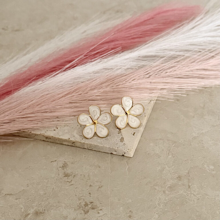 Auskarai ,,White bloom”