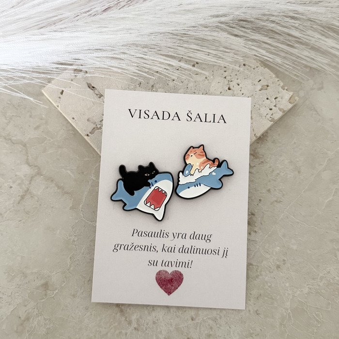 Derantys ženkliukai ,,Shark kitties”